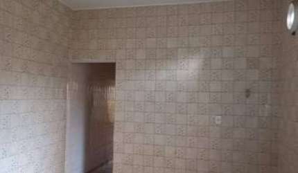 Casa 02 dorms. com edícula e salão comerciana Av. Gal. Carneiro em Sorocaba