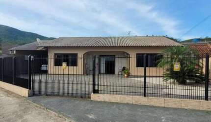 Casa com 2 quartos à venda na Luiza Ocker, 2015, Fazenda da Armação, Governador Celso Ramos por R$ 2.300.000