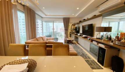 Apartamento mobiliado com 3 dormitórios, sendo 1 suíte, 3 vagas - Centro - Florianópolis