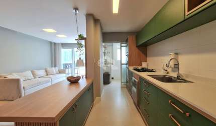 APARTAMENTO COM 3 QUARTOS SENDO 1 SUÍTE 2 VAGAS DE GARAGEM NO BAIRRO AGRONÔMICA EM FLOIRANÓPOLIS/SC