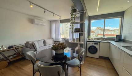 APARTAMENTO DE 1 QUARTO COM VISTA PANORÂMICA E MOBILIADO NO CENTRO DE FLORIANÓPOLIS/SC