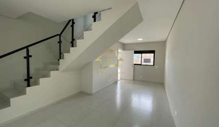 SOBRADO EM BAIRRO PLANEJADO