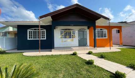 CASA NO CENTRO DA CIDADE DE QUATRO BARRAS