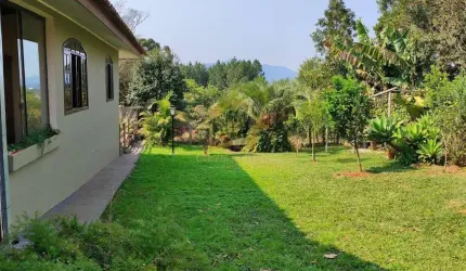 CASA DE ALTO PADRÃO DENTRO DO BOSQUE MERHY, QUATRO BARRAS