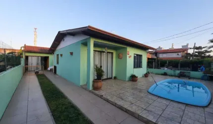 Casa 04 Dorm à venda no Bairro CAPÃO NOVO - 3 vagas de garagem