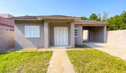 Casa 03 Dorm à venda no Bairro CAPÃO NOVO com 60 m² de área privativa - 2 vagas de garagem