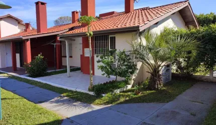 Sobrado 02 Dorm à venda no Bairro CAPÃO NOVO - 1 vaga de garagem