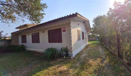 Casa 03 Dorm à venda no Bairro CAPÃO NOVO com 110 m² de área privativa