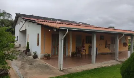 Sitio para venda com 36.752 m² e 5 dormitórios em Biritiba Mirim.