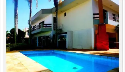 Sobrado para venda com 4 dormitórios e piscina na Vila Oliveira em Mogi.