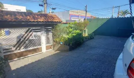 Casa térrea Residencial ou comercial com 3 dormitórios na Vila Mogi Moderno.