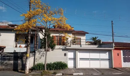 Sobrado para venda com 220m² e uma edícula , 3 dormitórios em Biritiba Mirim.