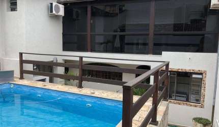 Linda casa para venda com 3 dormitórios e piscina na Vila Suíssa em Mogi.