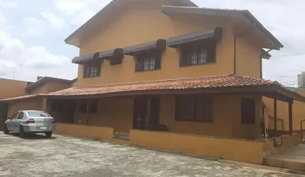 Sobrado para venda com 3 suítes no Parque Santana em Mogi das Cruzes