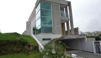 Sobrado a venda com 4 dormitórios no condomínio Aruã Brisas em Mogi das Cruzes
