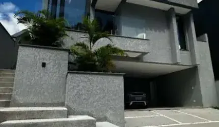 Sobrado a venda com 3 dormitórios no Residencial Granja Anita em Mogi das Cruzes