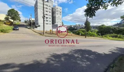 Terreno à venda na Rua Antônio Broilo, Cruzeiro, Caxias do Sul por R$ 750.000