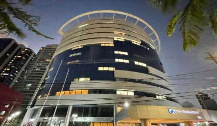 Sala comercial no melhor do Tirol