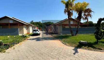 Casa em Condomínio Fechado na Praia de Barra Velha/SC - 2 quartos. 1 suíte. 2 vagas. 39 m²