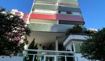 Lindo apartamento no canto do forte