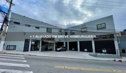 Salão comercial 23m², fino acabamento e porta de aço automática para alugar em Itaquera - São Paulo/SP.