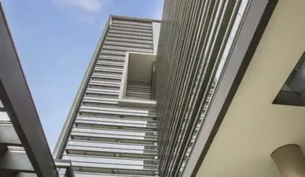 Studio 27m² mobiliado pronto para morar em frente à Praça da República - São Paulo/SP.