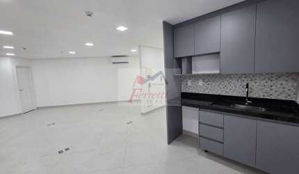 Sala comercial com 111m²  Em edifício em Valongo, Santos/SP