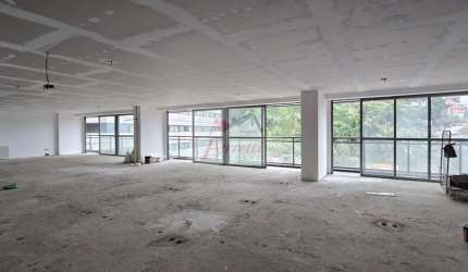 Sala Comercial com 210,70m² em Valongo, Santos/SP
