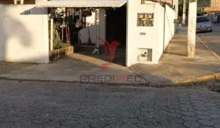 Terreno de esquina no Perequê