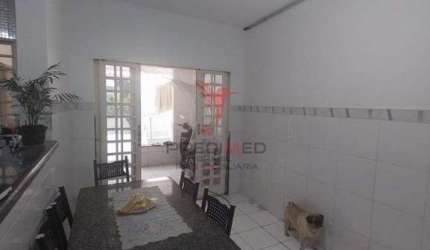 Casa em Aparecida, com 3 Quartos e garagem para 2 Quartos. Guaratinguetá