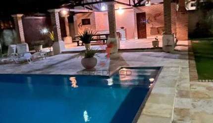Casa porteira fechada na Praia do morro branco em Beberibe, Ceará