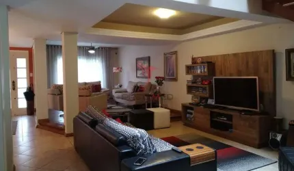 CASA ALTO PADRÃO, impecável, 4 dormitórios, um c/suite, área próximo ao centro e Shopping