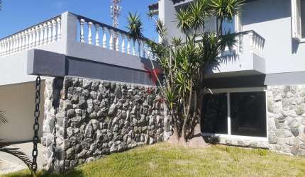 CASA ALTO PADRÃO no Recanto de Portugal, Impecavel, amplo pátio com acesso para carro