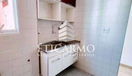 Apartamento com 2 quartos à venda na Rua Freguesia de Poiares, 178, Vila Carmosina, São Paulo por R$ 210.000