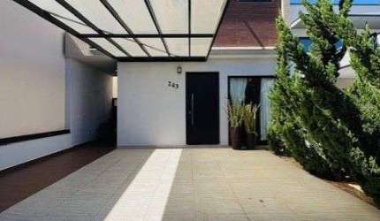 Sobrado com 3 dormitórios à venda, 145 m² por R$ 890.000 - Condomínio Montreal R