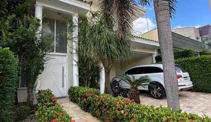 Sobrado com 3 dormitórios à venda, 234 m² por R$ 1.650.000,00 - Condomínio Ibiti