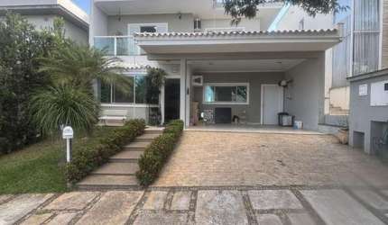 Sobrado com 4 dorms sendo 3 suítes, a venda, 323,96m2 por R$1.575.000,00 - condo