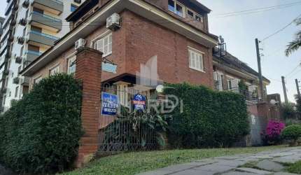 Casa com 3 quartos para alugar na Rua Doutor Armando Barbedo, 1200, Tristeza, Porto Alegre por R$ 5.500