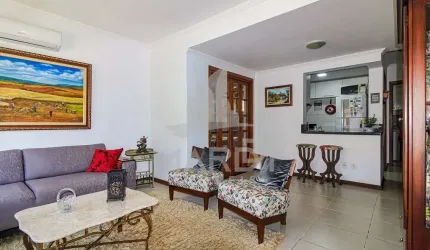 Casa com 3 quartos à venda na Rua Romano Rolando Botin, 146, Hípica, Porto Alegre por R$ 550.000