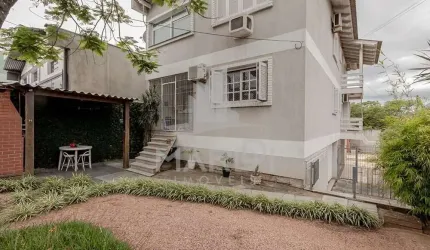 Casa com 3 quartos à venda na Rua Ernesto Pellanda, 78, Vila Jardim, Porto Alegre por R$ 580.000