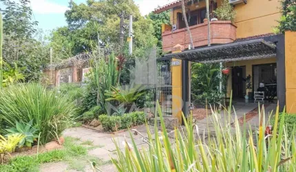 Casa com 3 quartos à venda na Rua Mura, 120, Espírito Santo, Porto Alegre por R$ 550.000