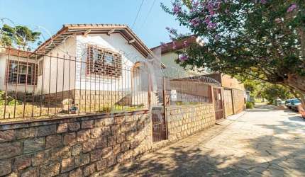 Casa com 2 quartos à venda na Rua João Paetzel, 347, Chácara das Pedras, Porto Alegre por R$ 1.599.000