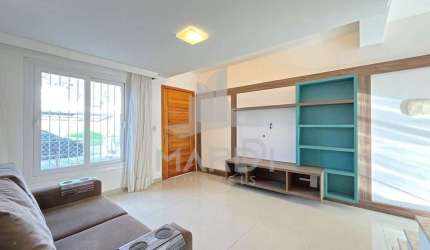 Casa com 2 quartos à venda na Rua Irmão Jaime Biazus, 231, Guarujá, Porto Alegre por R$ 350.000