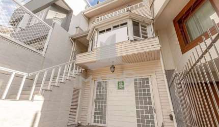 Casa com 3 quartos à venda na Rua Cananéia, 340, Chácara das Pedras, Porto Alegre por R$ 1.240.000