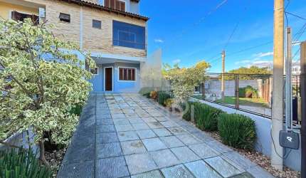 Casa com 3 quartos à venda na Rua dos Carijós, 324, Espírito Santo, Porto Alegre por R$ 699.000