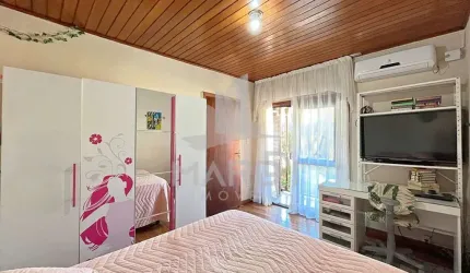 Casa com 4 quartos à venda na Rua Xavier da Cunha, 507, Cristal, Porto Alegre por R$ 655.000