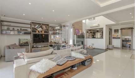 Casa com 4 quartos à venda na Rua Goitacaz, 333, Vila Assunção, Porto Alegre por R$ 1.690.000