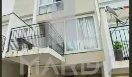 Casa em condomínio fechado com 3 quartos à venda na Rua Padre João Batista Reus, 2133, Vila Conceição, Porto Alegre por R$ 550.000