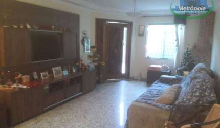Sobrado com 3 dormitórios à venda, 210 m² por R$ 780.000,00 - Parque Flamengo - Guarulhos/SP