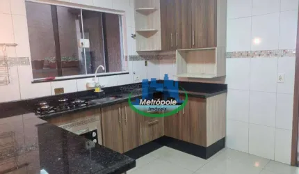 Sobrado com 3 dormitórios à venda, 212 m² por R$ 750.000,00 - Jardim Adriana - Guarulhos/SP
